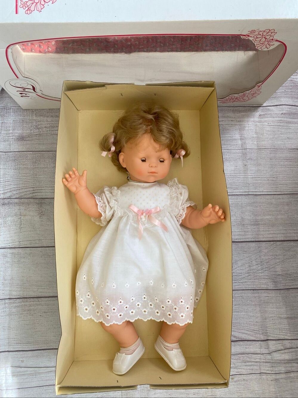 Flor de Famosa vintage 1972 doll new in original box.